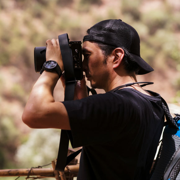 Yuto fotografiert mit einer Kamera