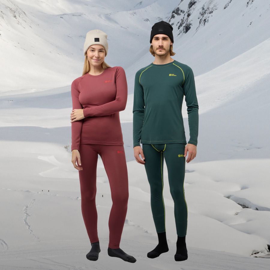 Woman and man in warm Baselayers
